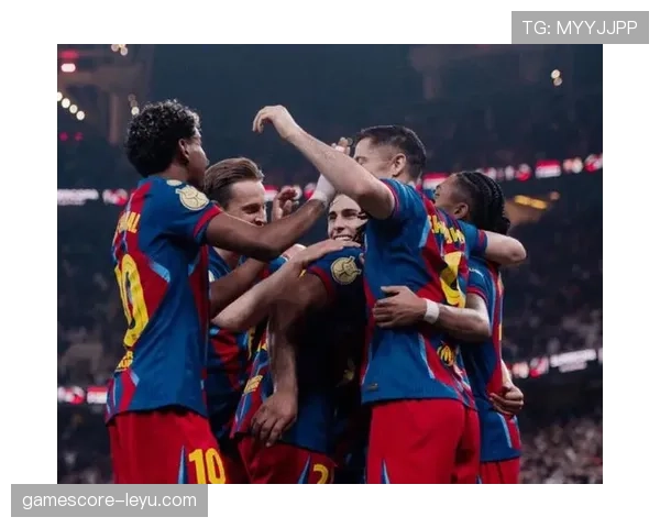 西甲巅峰对决：巴萨皇马争榜首，状态火热引期待