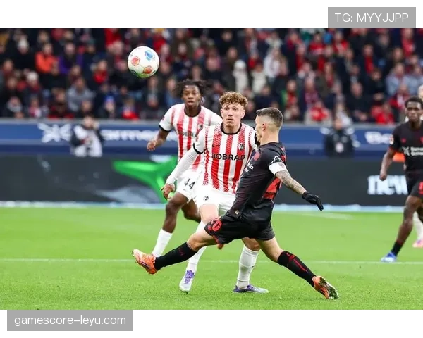 勒沃库森新赛季防守体系全面升级,战术创新筑牢后防助力状态回暖 勒沃库森新赛季防守体系全面升级,战术创新筑牢后防助力状态回暖